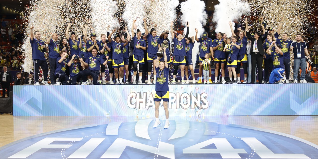 Euroleague Şampiyonu Fenerbahçe Alagöz Holding Kupasını Aldı