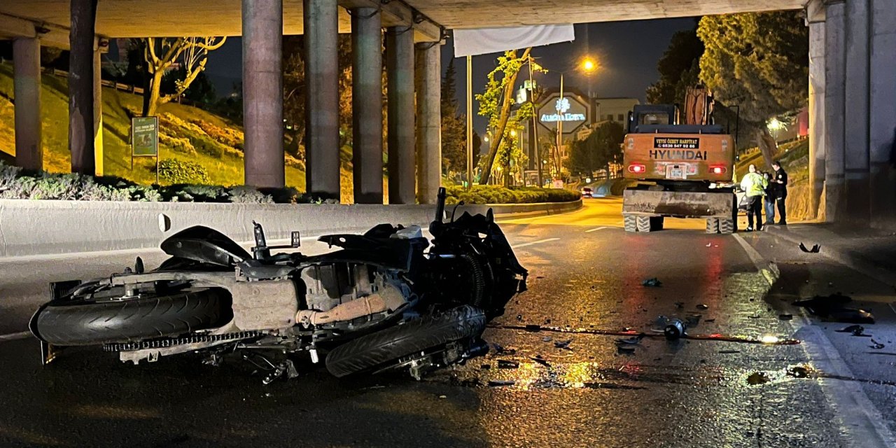 Ekskavatöre Çarpan Motosikletin Sürücüsü Ağır Yaralandı