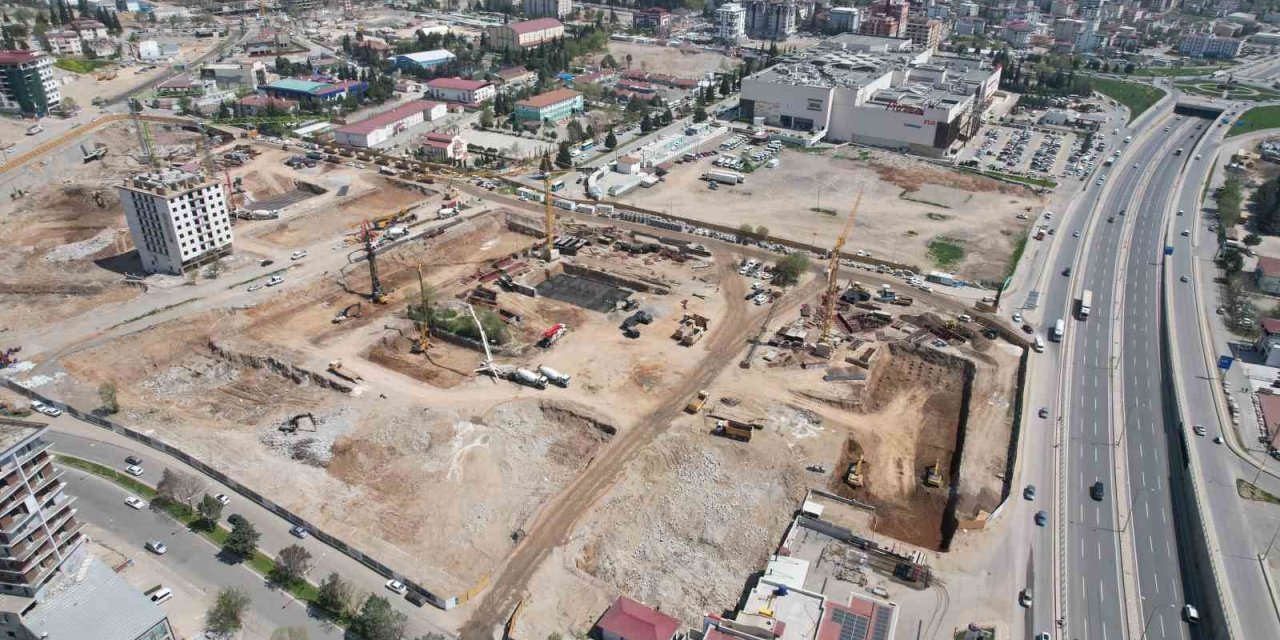 Depremin Simgesi Ebrar Sitesi’nde Yerinde Dönüşüm