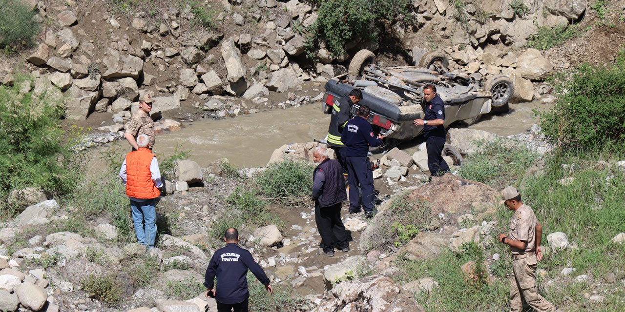 Otomobil köprüden dereye uçtu: 1 ölü 1 yaralı