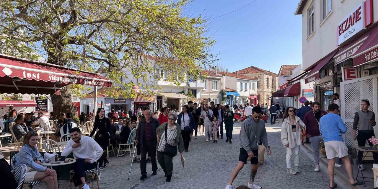 Bozcaada’da Bayram Rekoru