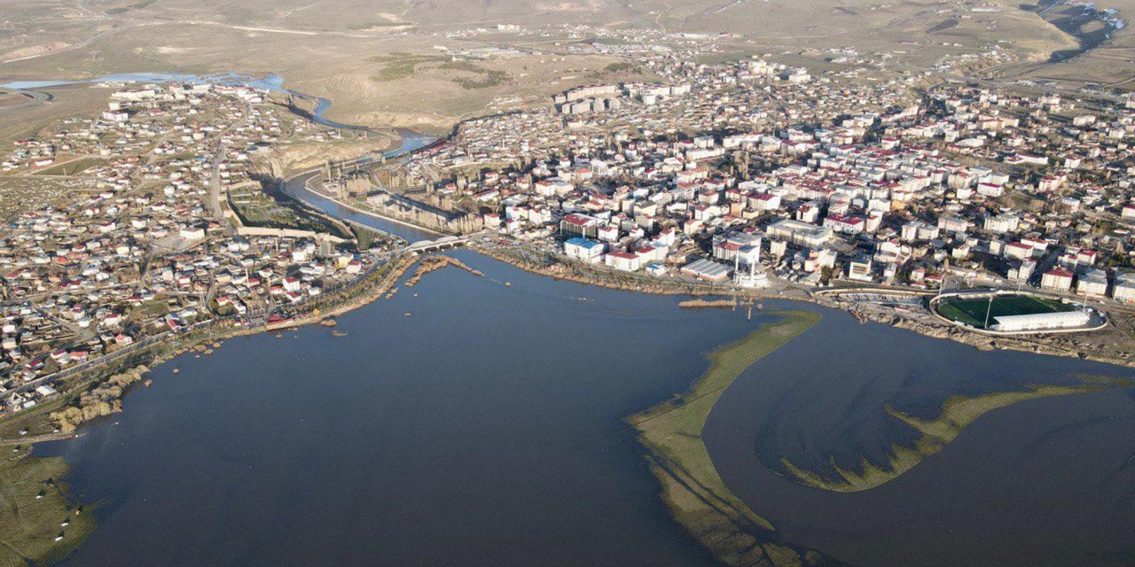 Kura Nehri Taştı; Ardahan Ovası Göle Döndü