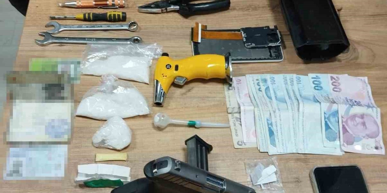 Sokak Ortasındaki Uyuşturucu Alışverişi Kameraya Takıldı