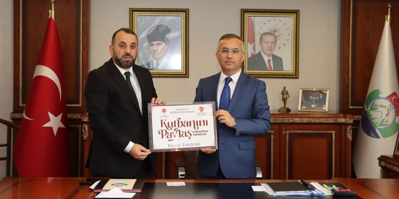 Vali Çeber, Kurbanını TDV'ye Bağışladı