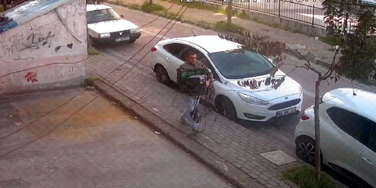 İstanbul - Avcılar'da İş Yerinden Hırsızlık Yapan Şüpheliler Yakalandı