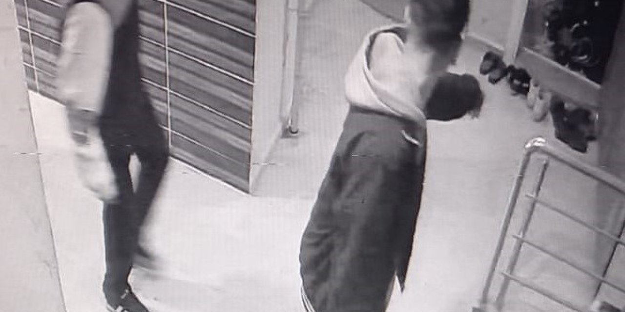 Bilecik’te Ayakkabı Hırsızları Güvenlik Kamerasına Yakalandı