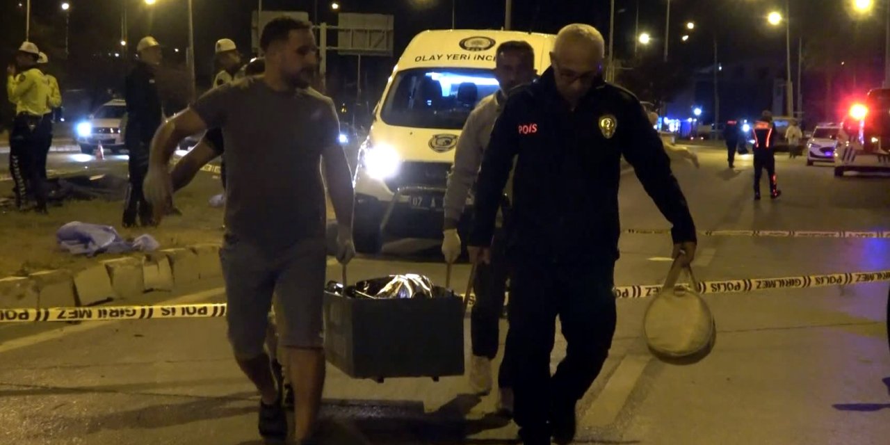 Motosikletten Savrulup Korkuluklara Çarpan Kadın Öldü, Sürücü Ağır Yaralı