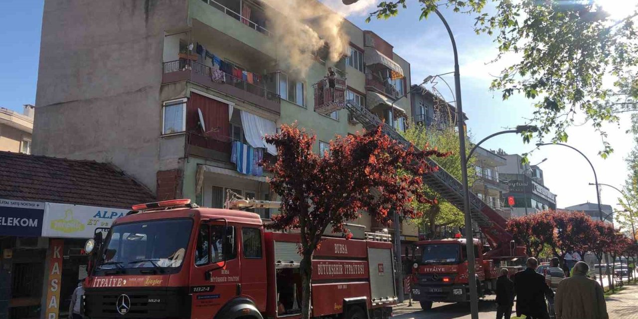 Bursa’da Bir Apartman Dairesinde Yangın