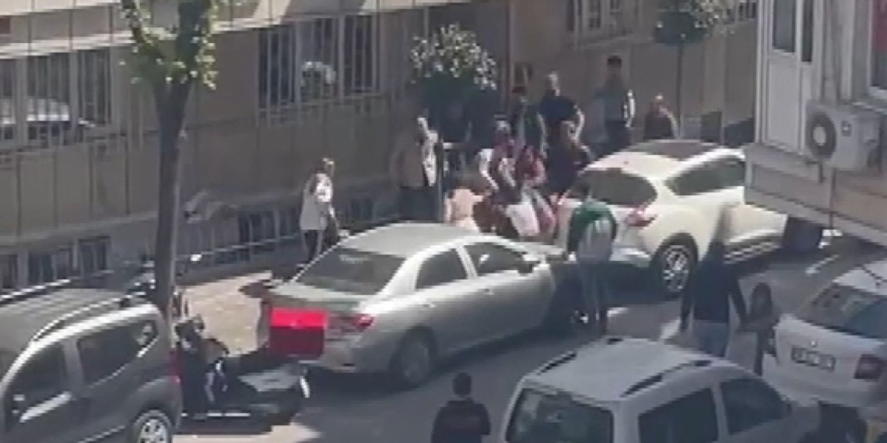 İstanbul - Zeytinburnu'nda Genç Kızların Kavgasına Aileler De Dahil Oldu