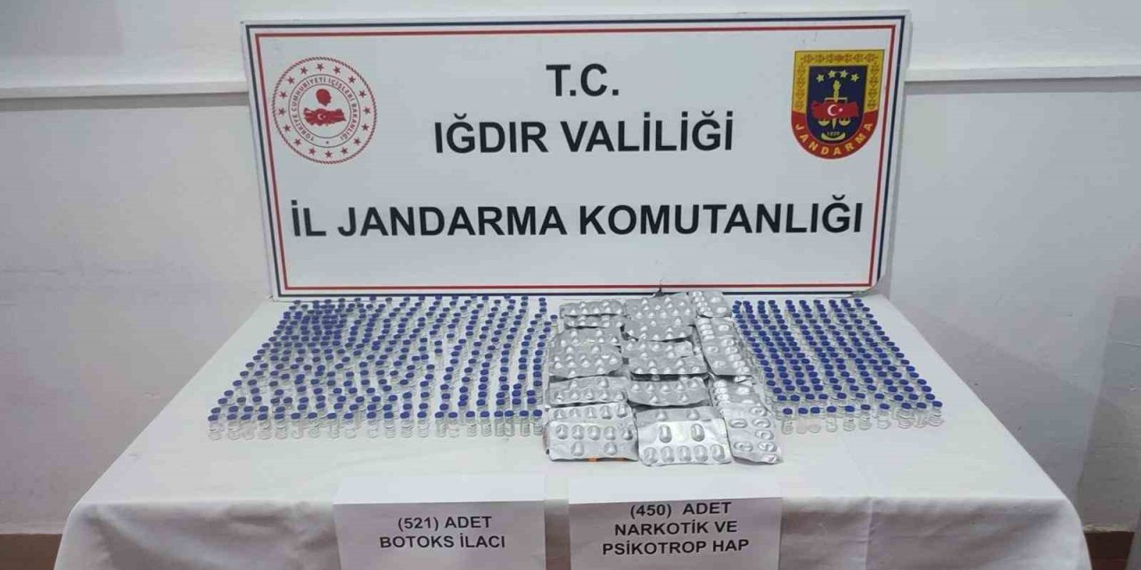 Iğdır’da Yabancıların Çantasından 521 Botoks İlacı Ve 450 Uyuşturucu Hap Çıktı