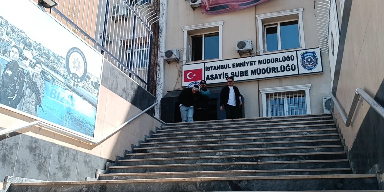 İstanbul - Bakırköy’de Kendisini Polis Ve Savcı Olarak Tanıtıp 4 Milyon Lira Dolandırdı