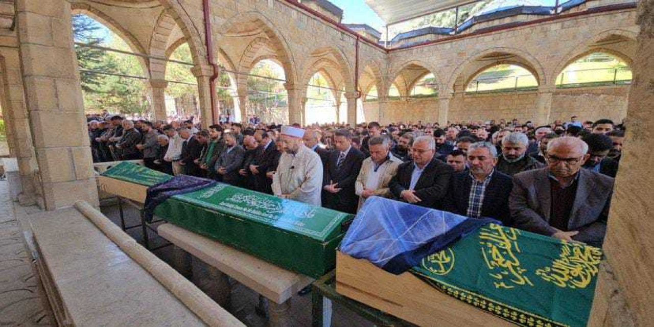 Malatya'daki Kazada Ölen Anne- Kız İle Yeğen Son Yolculuklarına Uğurlandı
