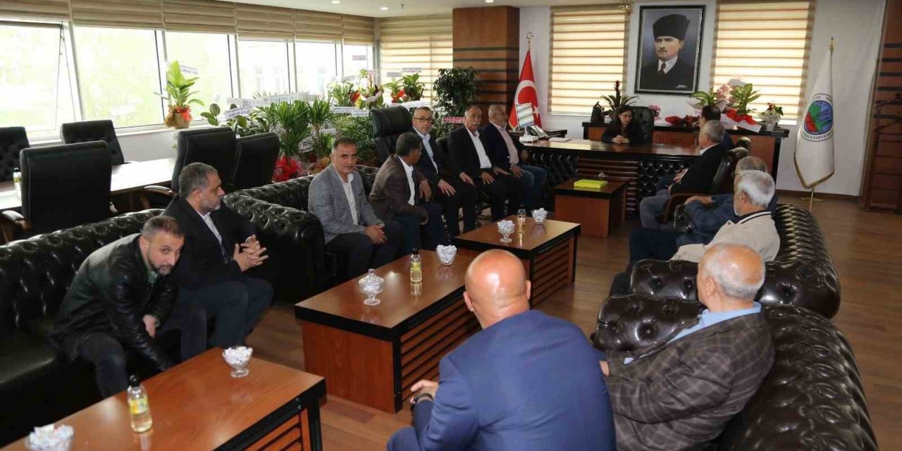 Ak Parti Belediye Meclis Üyelerinden Belediye Başkanına Ziyaret