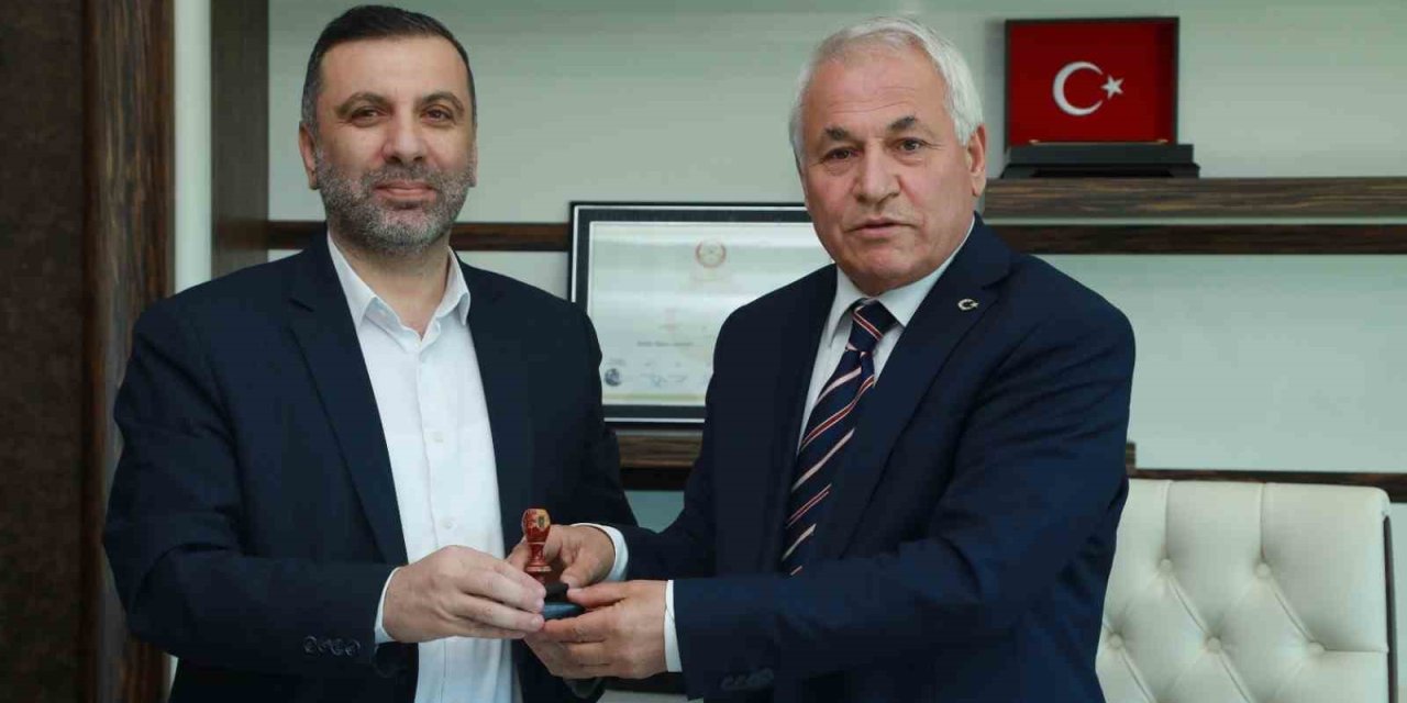Başkan Ün, Mührü Teslim Aldı