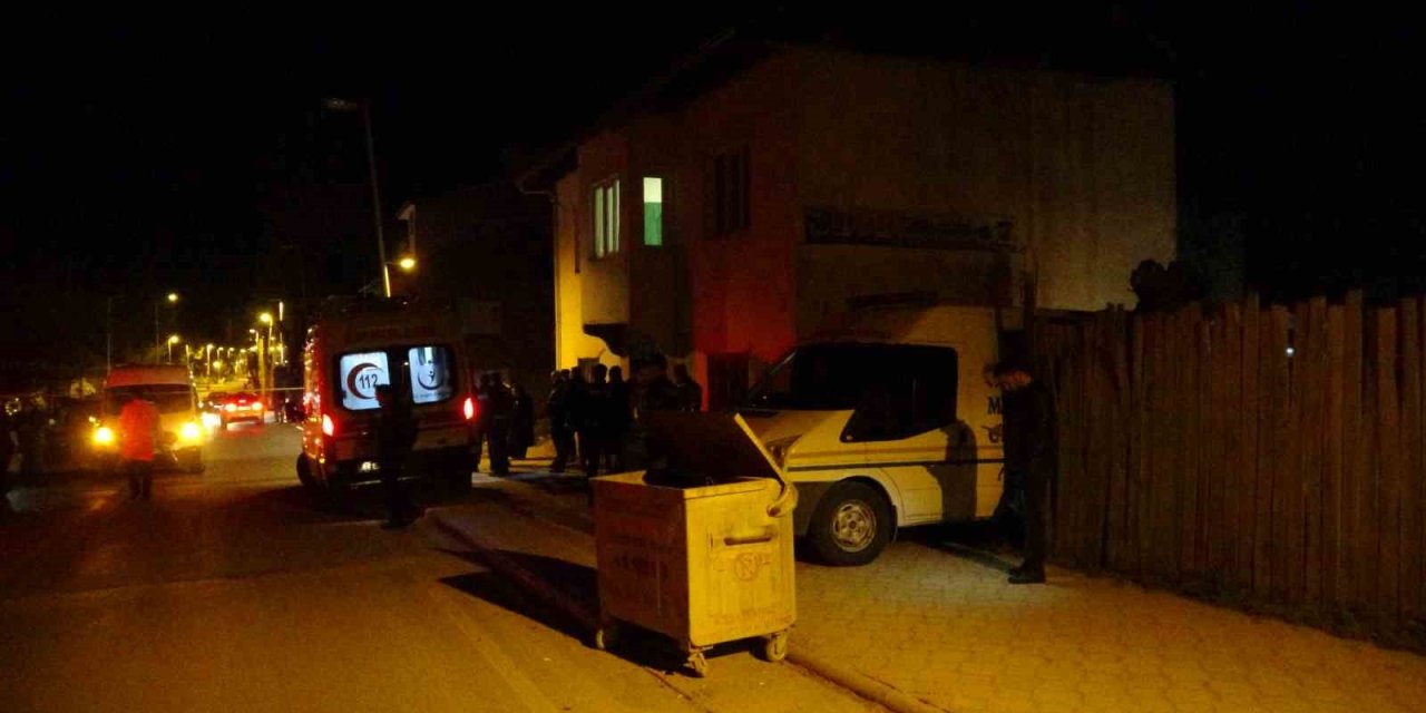 Babasının Gözleri Önünde Tüfekle Kendisini Vurdu