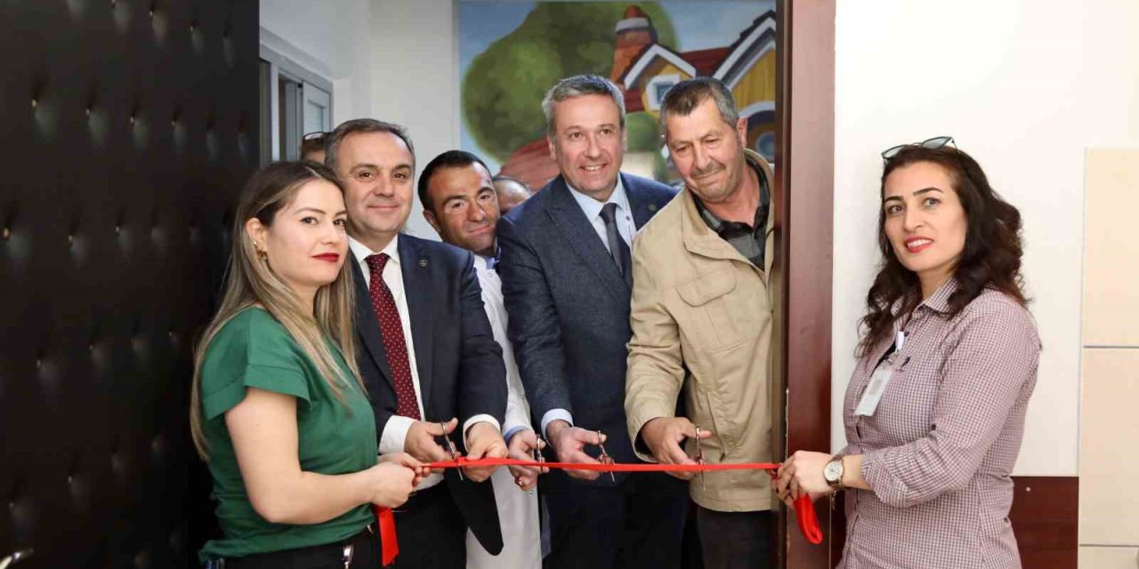 Hayırsever Vergi Ağıl, Erü Çocuk Nörolojisi Bilim Dalı’na Emg Cihazı Bağışladı