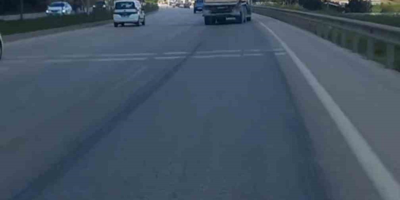 Bursa’da Aksı Yamuk Tırı Görenler Gözlerine İnanamadı