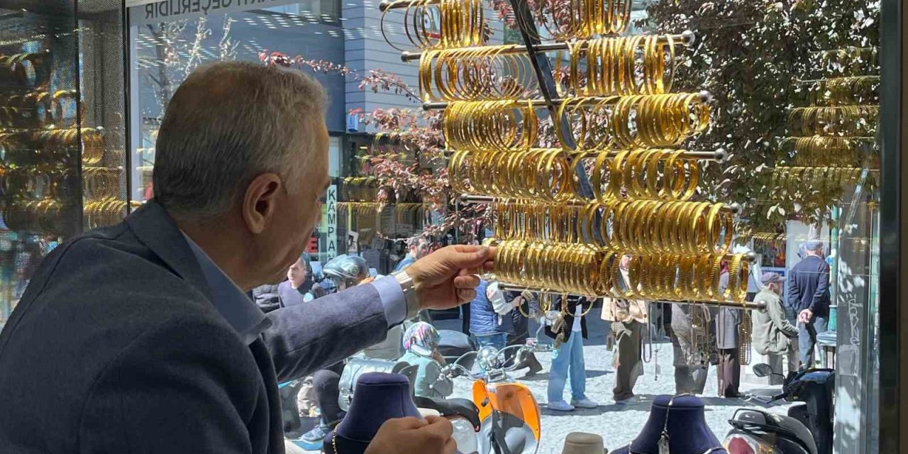 Bayram Ve İran-israil Gerginliğinden Sonra Tavan Yapan Altın Piyasası Hakkında Çiftlere Uzman Uyarısı
