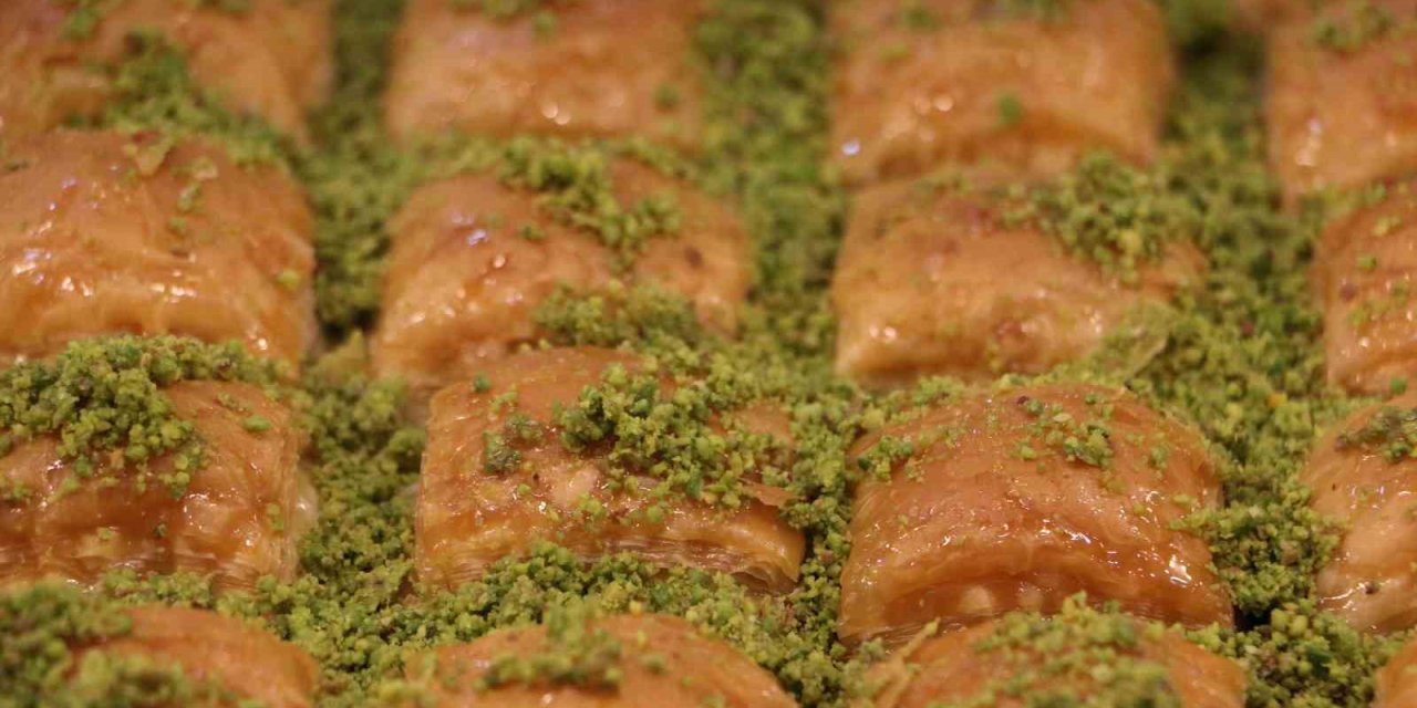 Hacıbaba Pastaneleri Diyarbakır’da Bayram Sürecinde 30 Ton Tatlı Sattı