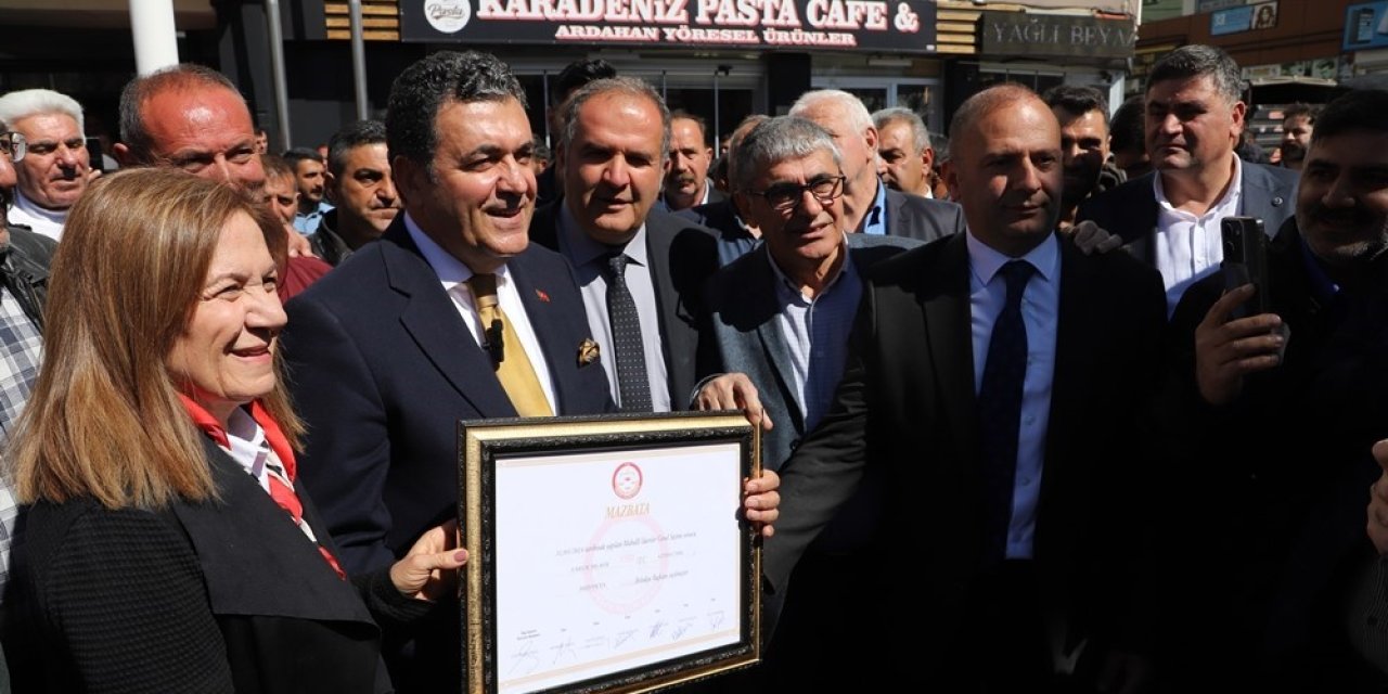 Başkan Demir, Mazbatasını Aldı