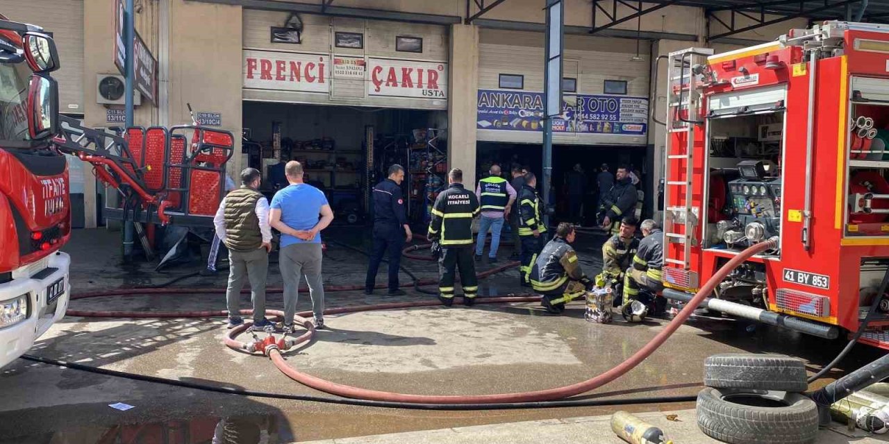 Sanayi Sitesinde Yangın: 3 İşyeri Etkilendi