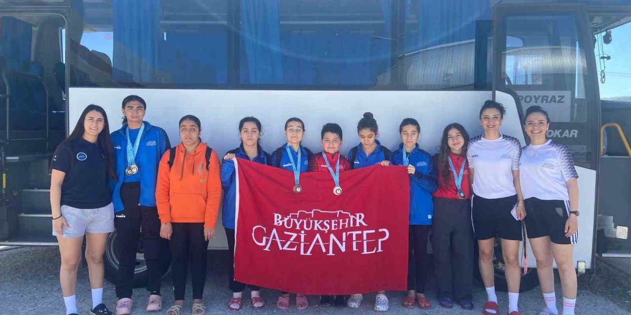 Engelli Sporcular Yüzme Şampiyonasında Performanslarıyla Göz Doldurdu