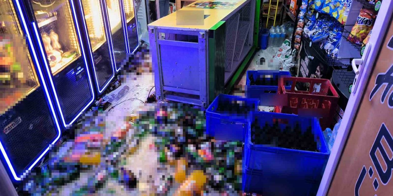 Eski Ortağının İş Yerini Bastı, Sopayla Kırılmadık Eşya Bırakmadı