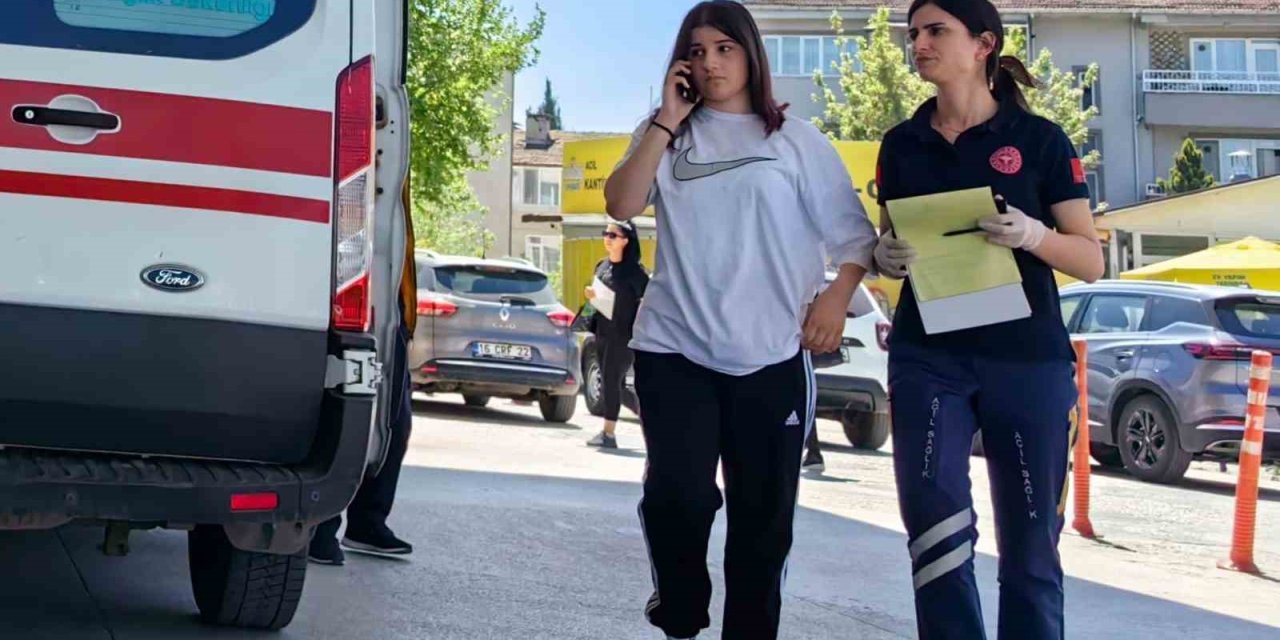 Bursa’da Otomobilin Çarptığı Bisikletli Kız Yaralandı