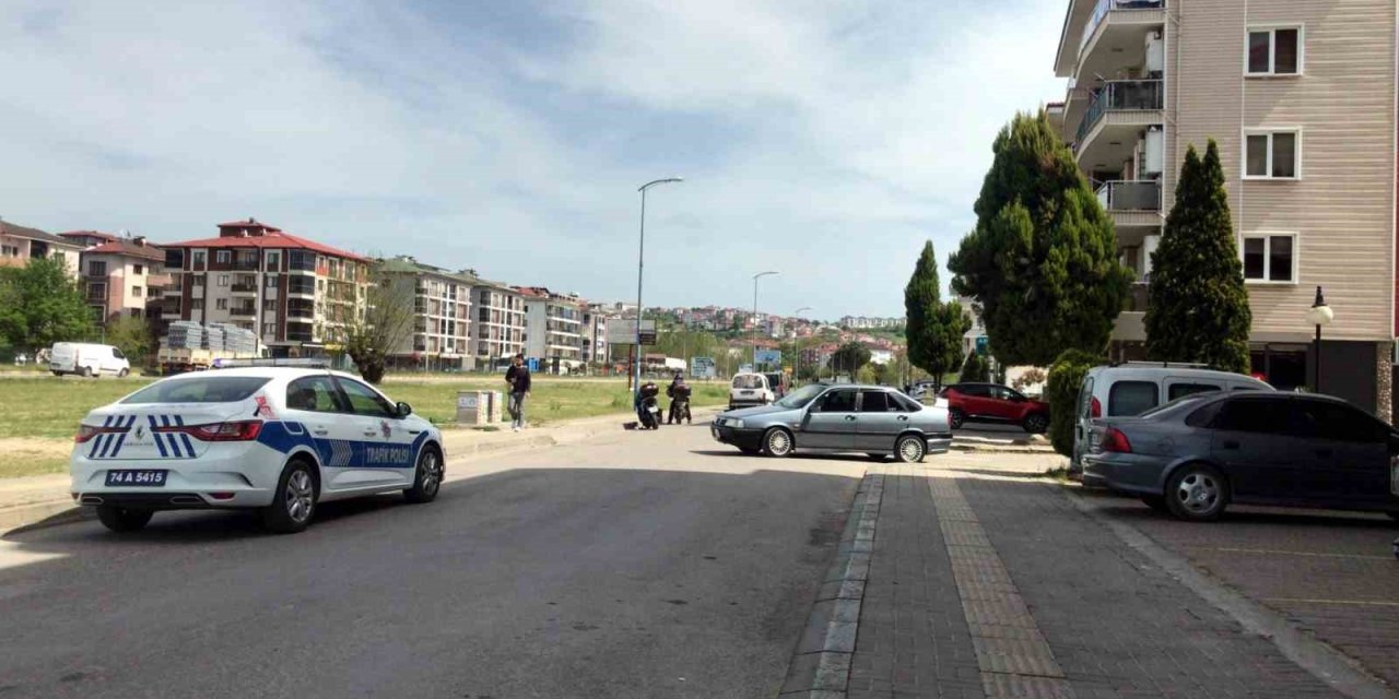 Sipariş Götüren Kurye Kaza Yaptı: 1 Yaralı