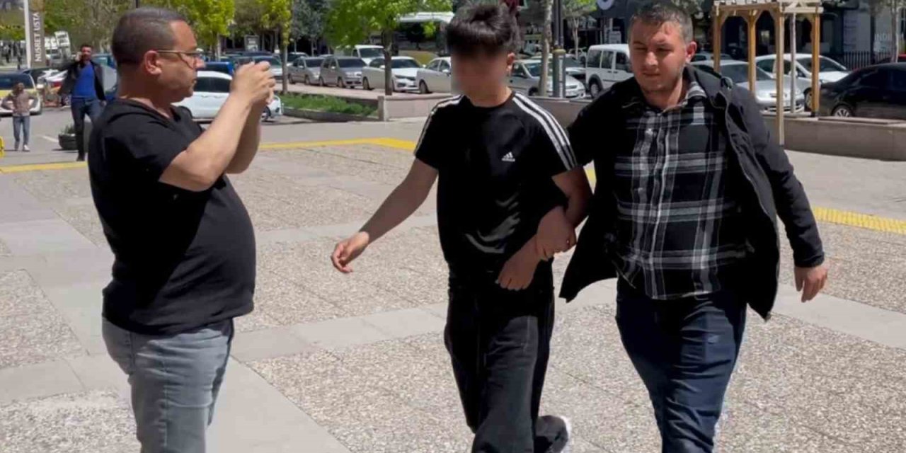 Alacak Verecek Kavgasında 2 Kişiyi Bıçakla Yaralayan Şüpheliler Adliyede