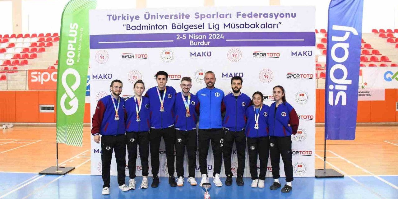 Anadolu Üniversitesi Badminton Takımı Süper Lige Yükseldi