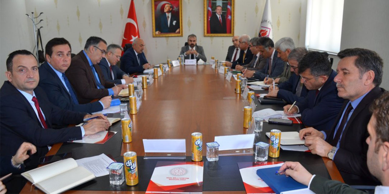 Rize'de İlçe Millî Eğitim Müdürleri Toplantısı Yapıldı