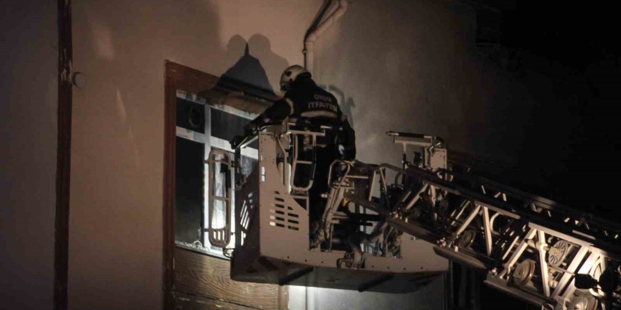 Ordu’da 3 Katlı Binada Yangın: 5 Kişi Dumandan Etkilendi