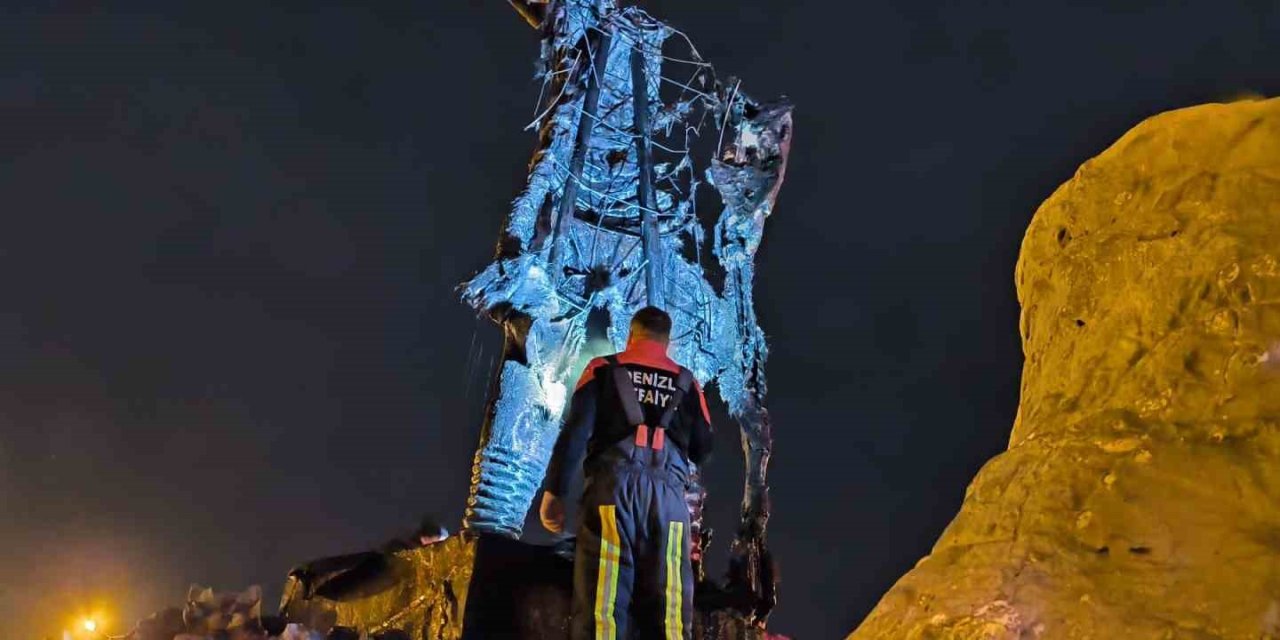 Denizli’de Milli Mücadele Kahramanının Heykeli Kundaklandı