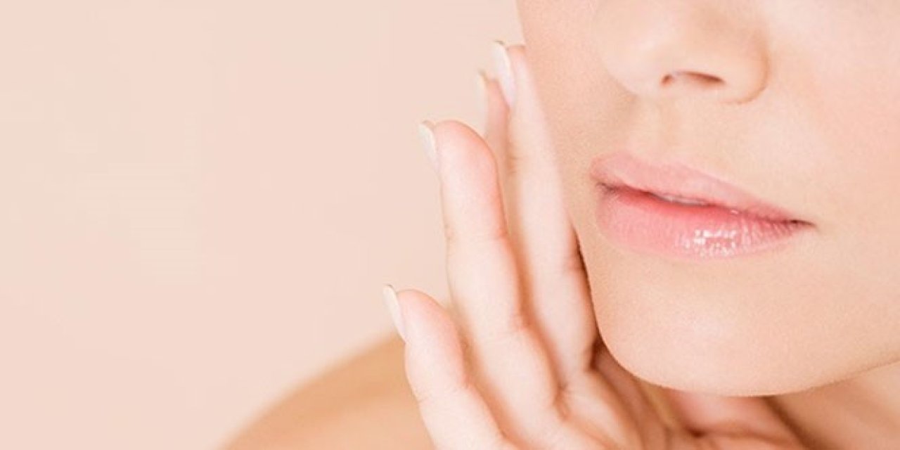 Bahara Işıltılı Bir Cilt İle Girin