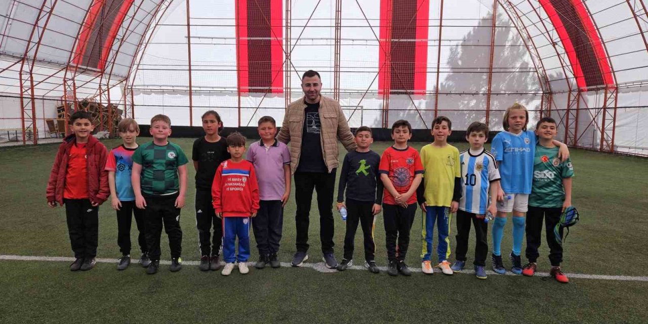 23 Nisan İlkokullar Arası Halı Saha Turnuvası Başladı