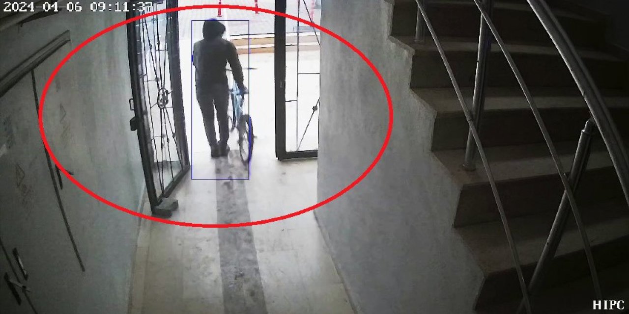 Aynı Siteden İki Gün Arayla 3 Bisiklet Çaldı
