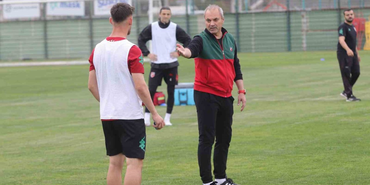 Erkan Sözeri: “Suni Çim Yüzünden Oyuncularımız Sakatlandı”