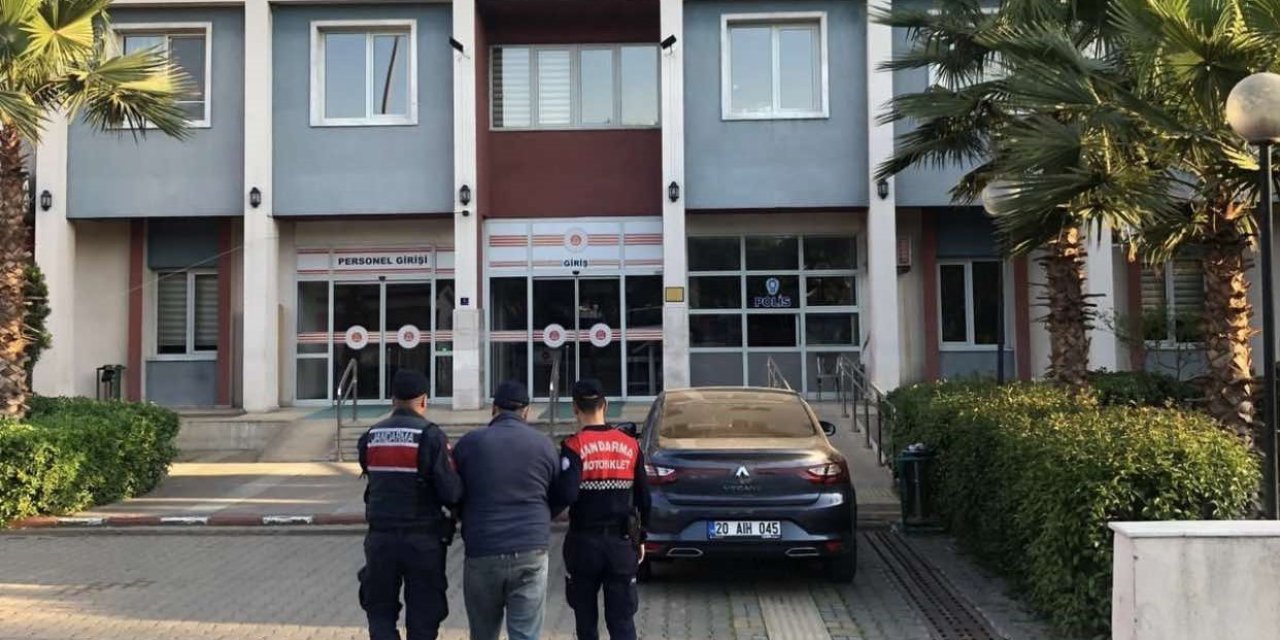 Jandarma Bayramda 66 Aranan Şahsı Yakaladı