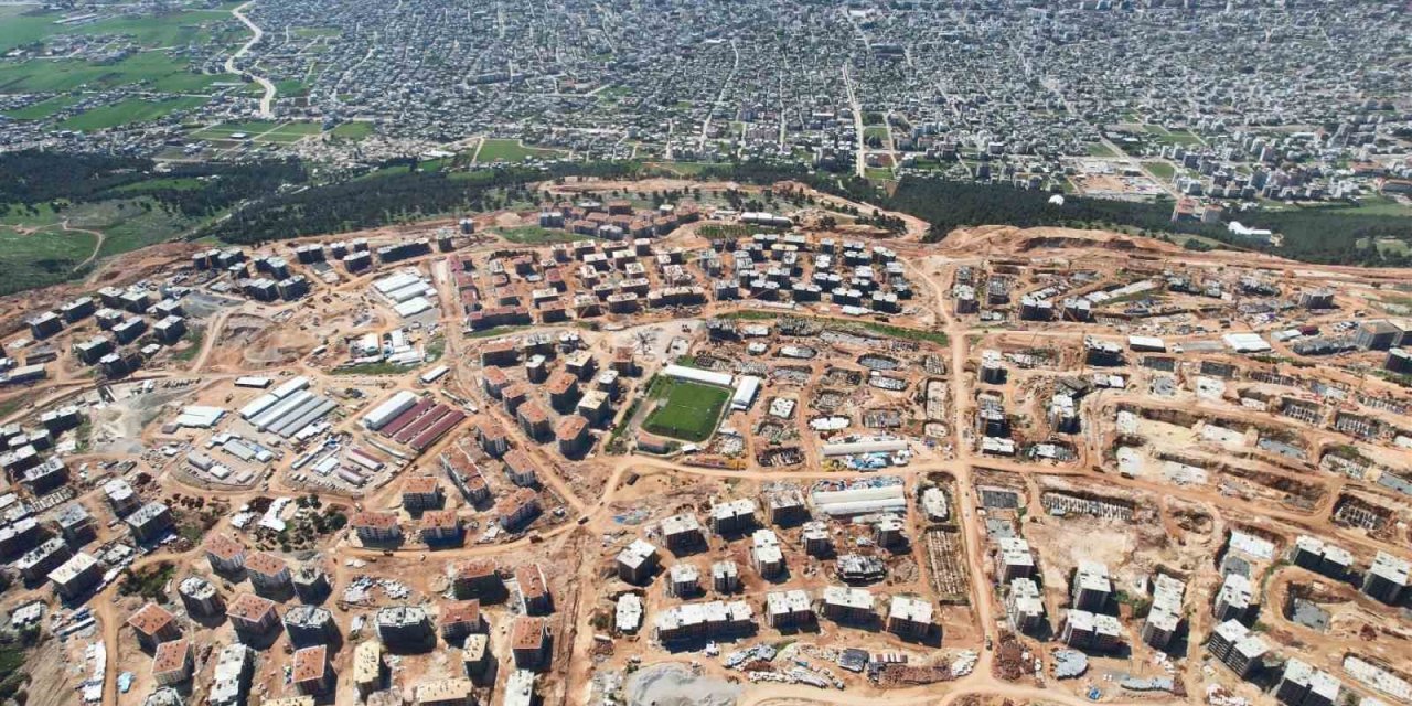 Deprem Konut Alanının Öncesi Ve Sonrası Dron İle Görüntülendi