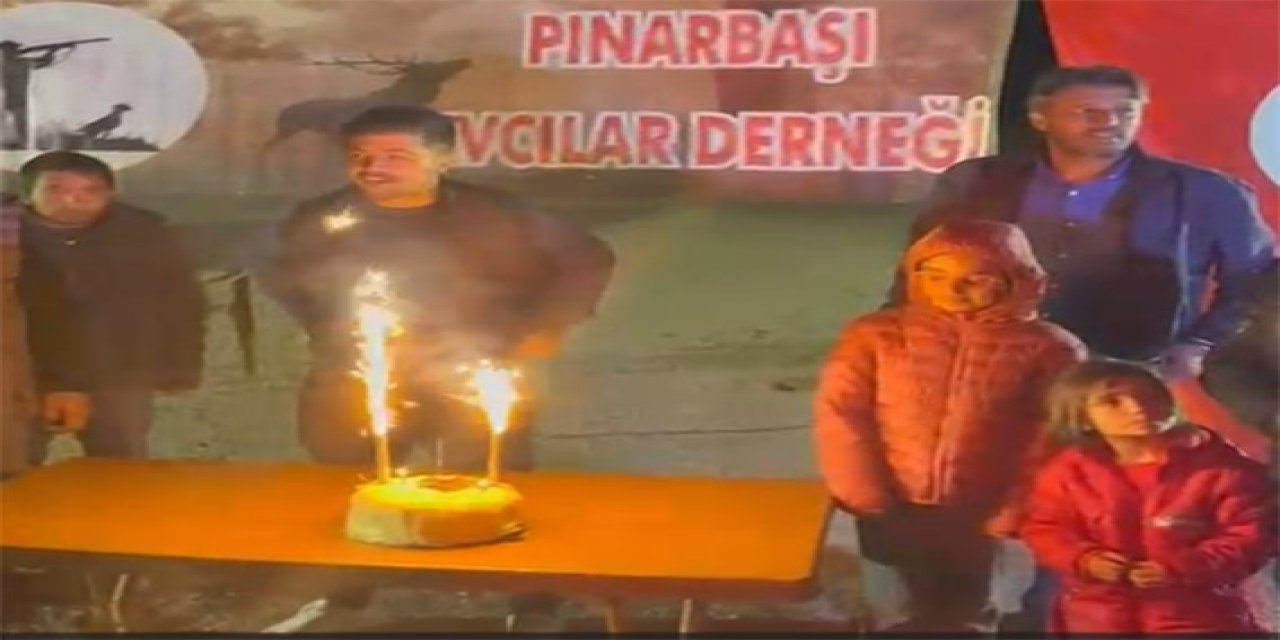 Avcılardan Polislere Sürpriz Kutlama