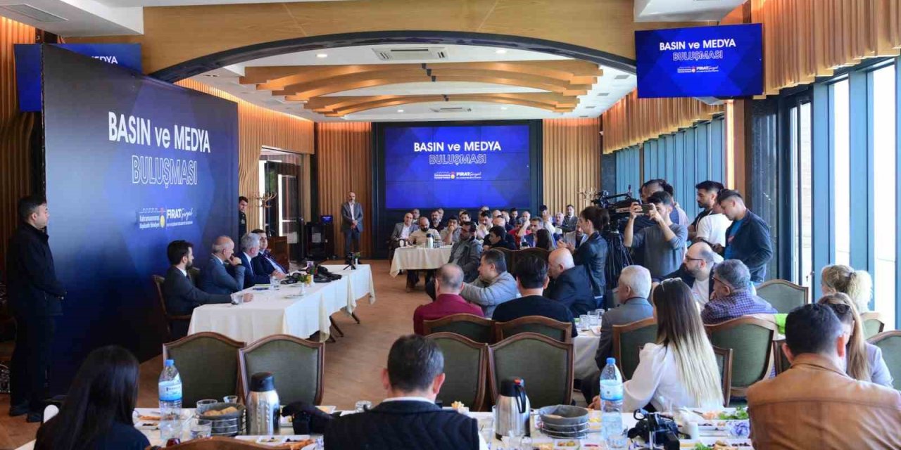 Görgel, Basın Ve Sosyal Medya Yöneticileriyle Bir Araya Geldi