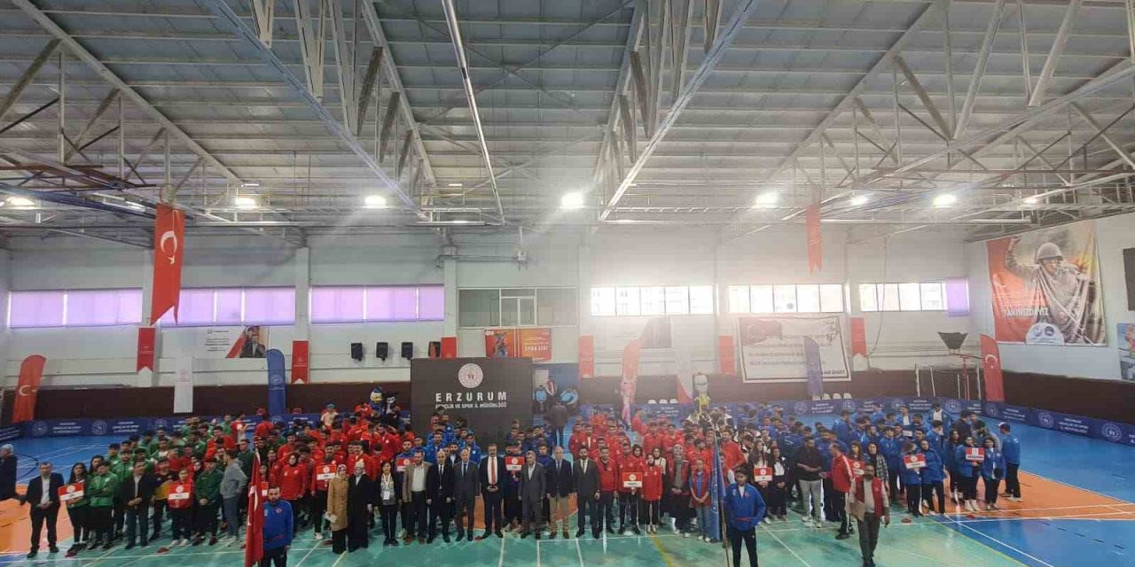 Gençlik Merkezleri Erzurum’da Yarışacak