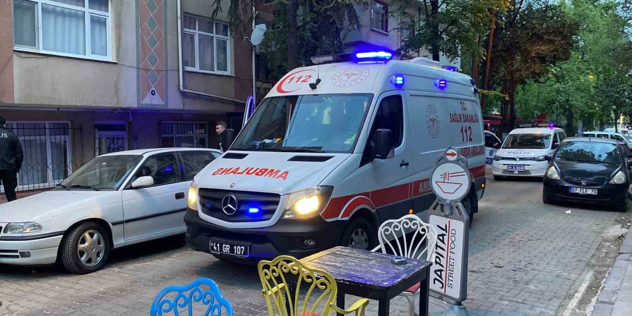 Vatandaşların, ‘Yerde Hareketsiz Yatıyor’ Diye İhbar Ettiği Kişi Ölü Çıktı