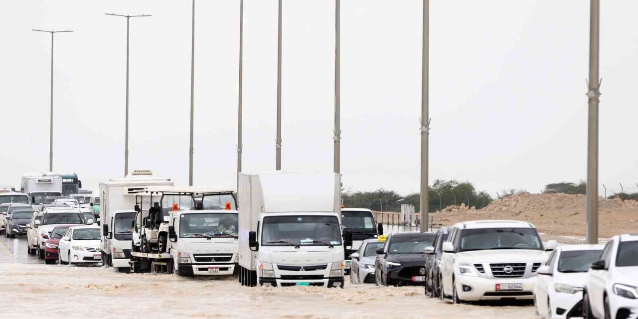 Bae’de Son 75 Yılın En Şiddetli Yağışı: 1 Ölü