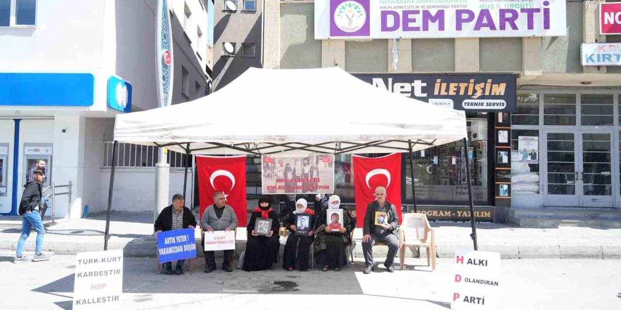 Muşlu Annelerin Evlat Nöbeti Devam Ediyor