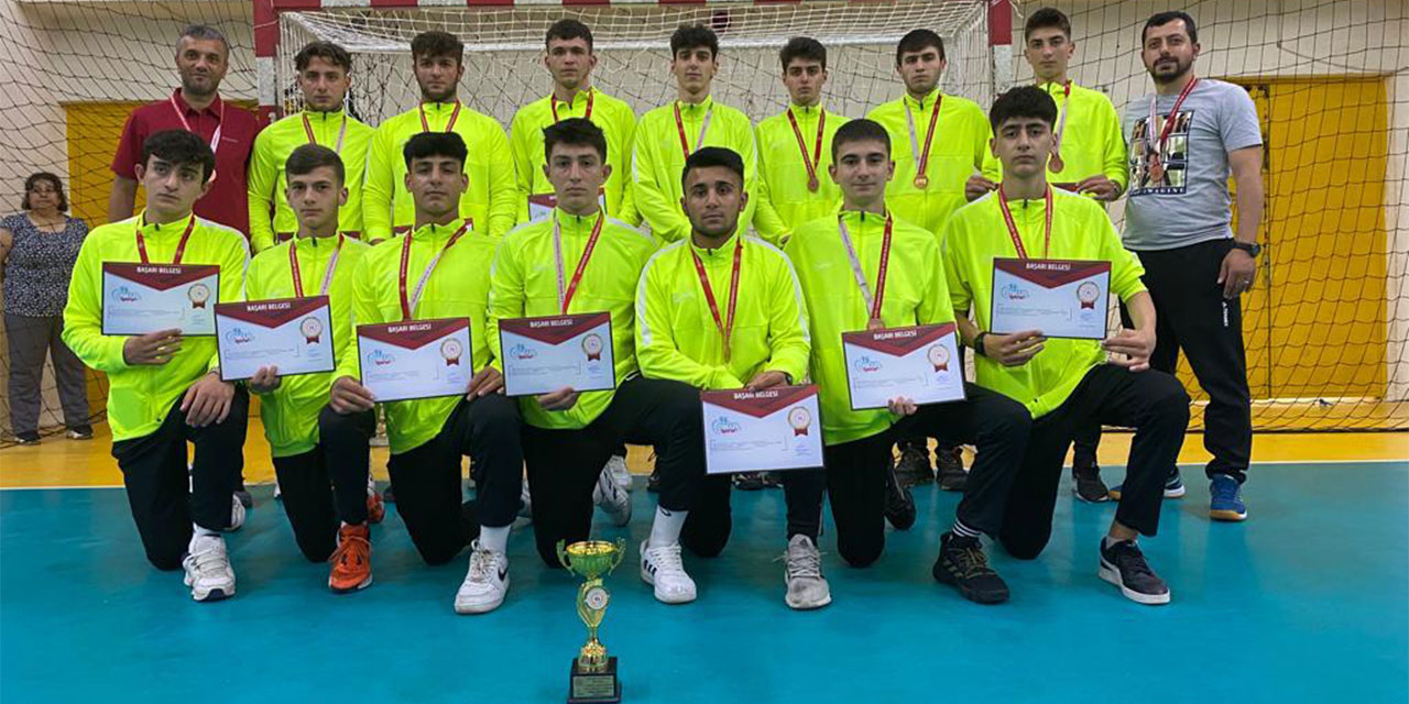 Güneysu Spor Lisesi Hentbolda Türkiye 3.’sü oldu