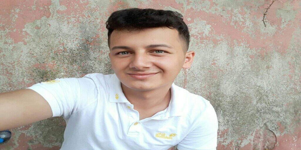 Kavşakta Otomobiller Çarpıştı: 1 Ölü, 1 Yaralı