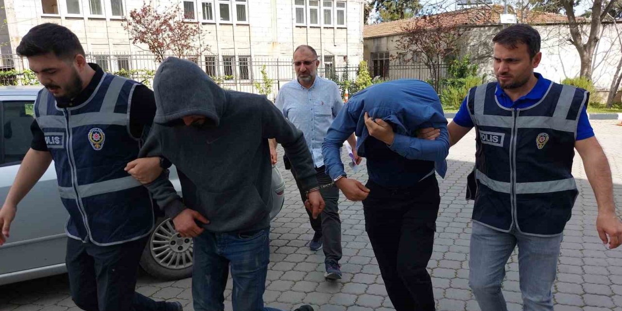 Polis Motosiklet Hırsızlarını Taktıkları Kask Sayesinde Yakaladı