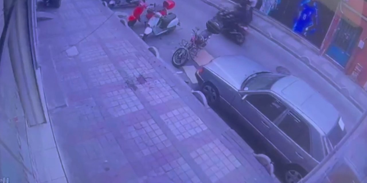 İstanbul - Bağcılar'da Sokak Ortasında Silahlı Çatışma: 2 Yaralı